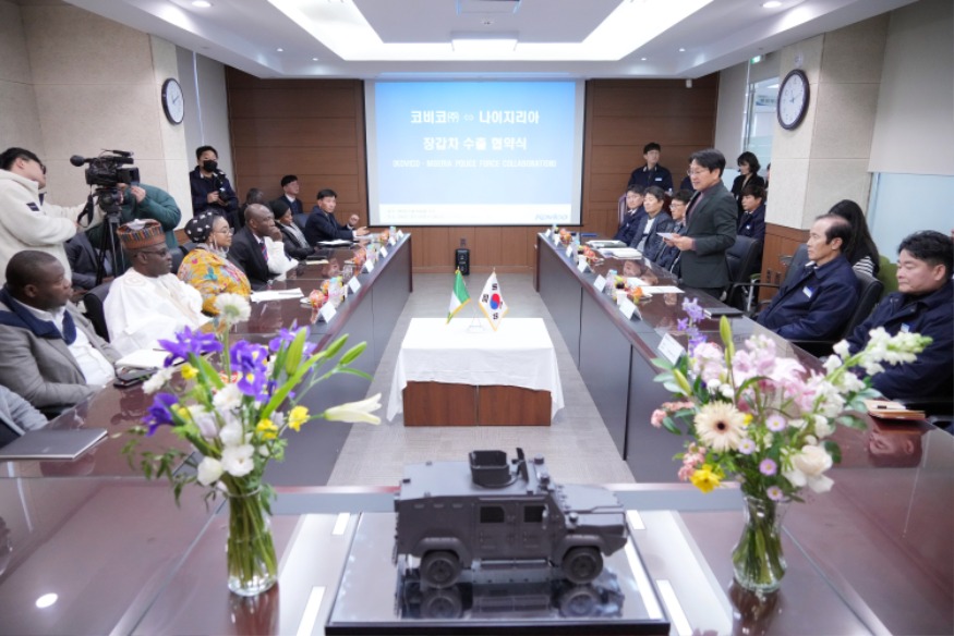 231218 나이지리아 경찰청 장갑차 수출 협약식GJI08989.jpg